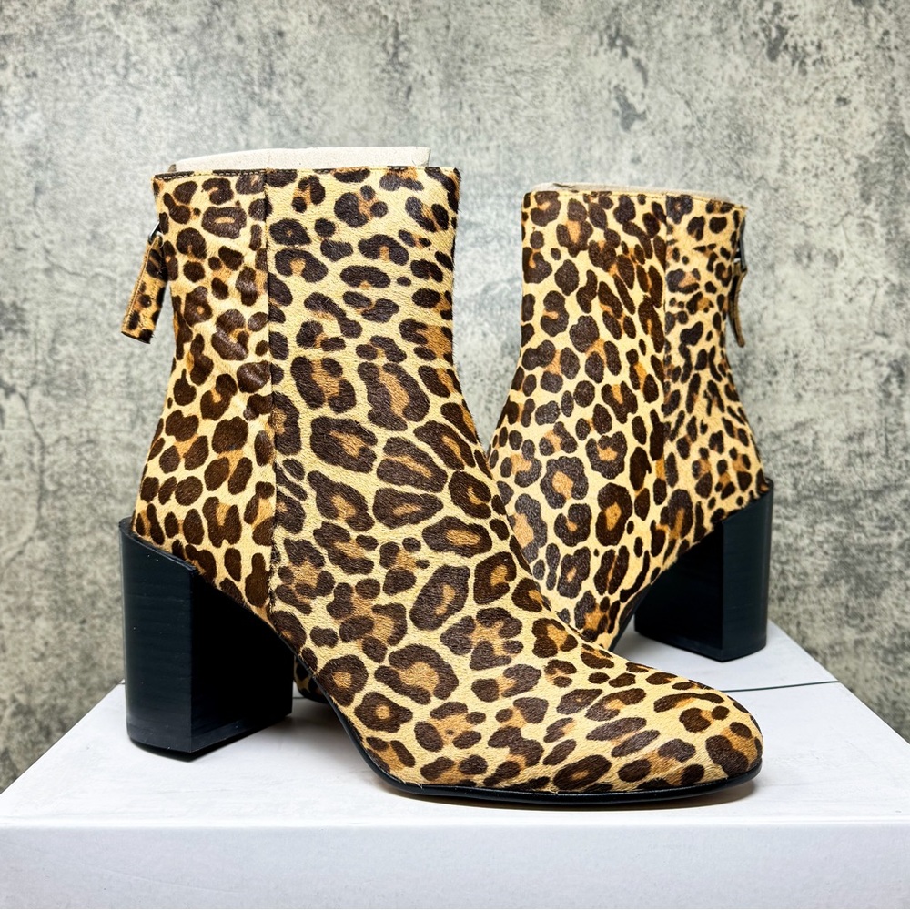 Dolce Vita leopard print Cyan fur heeled booties, animal print boots, size 7.5